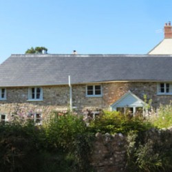 Bridge Cottage in Devon, featuring Cembrit's Duquesa natural grey slates