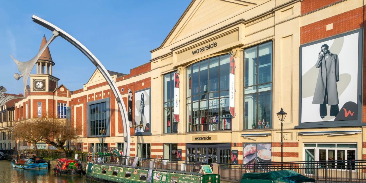 Renderplas: Waterside Shopping Centre – delivering a stylish facade transformation